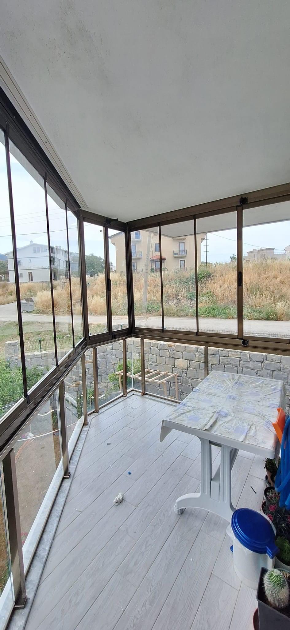 Cam Balkon